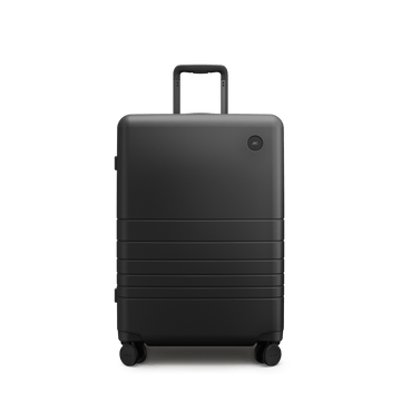 Front view of Expandable Check-In Medium in Midnight Black